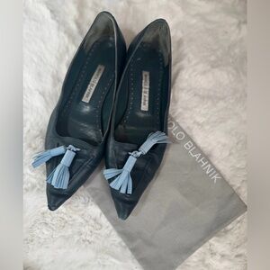 Manolo Blahnik pointed leather tassle flats 8.5 womens